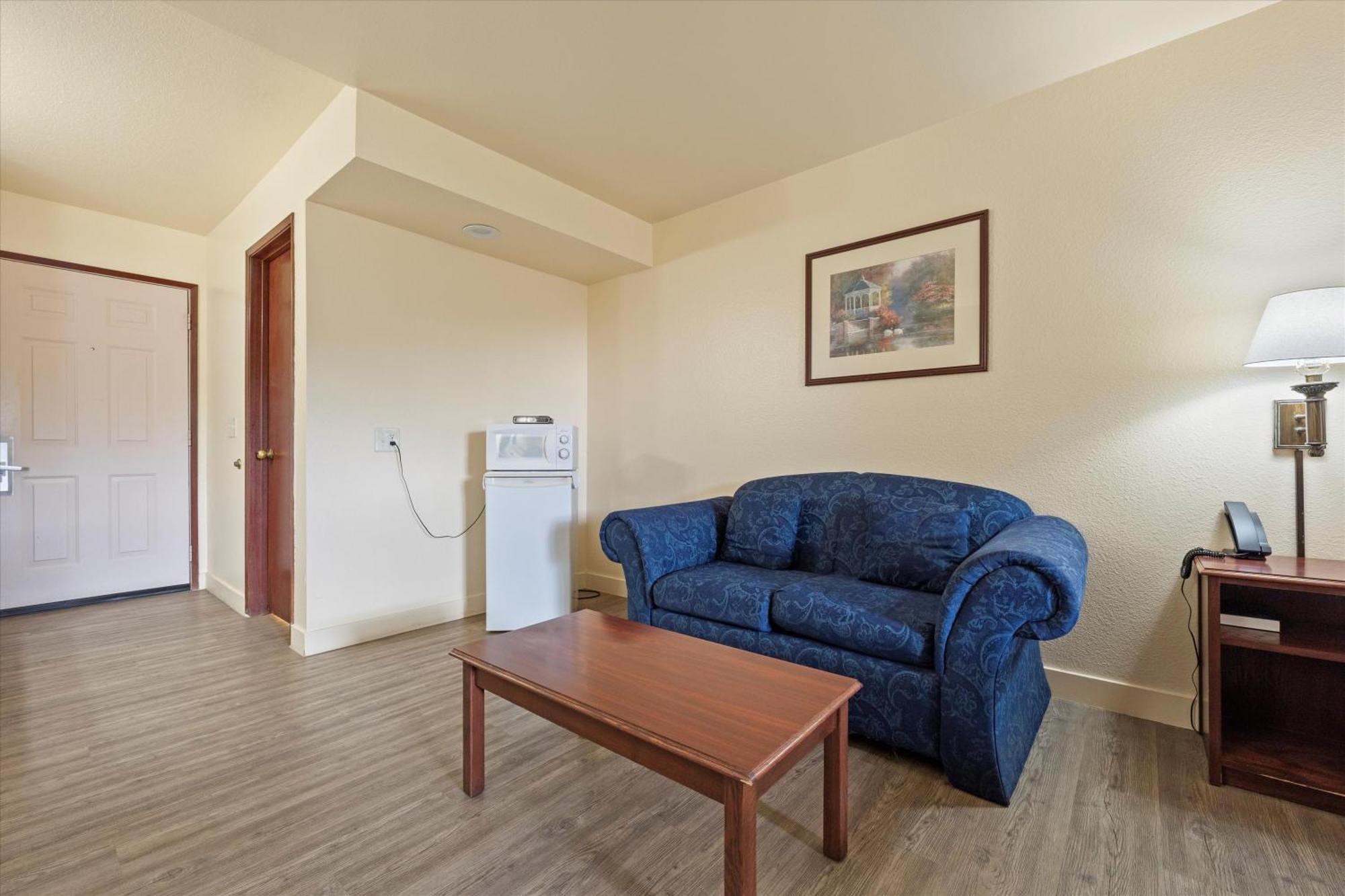 Quincy Inn And Suites 외부 사진