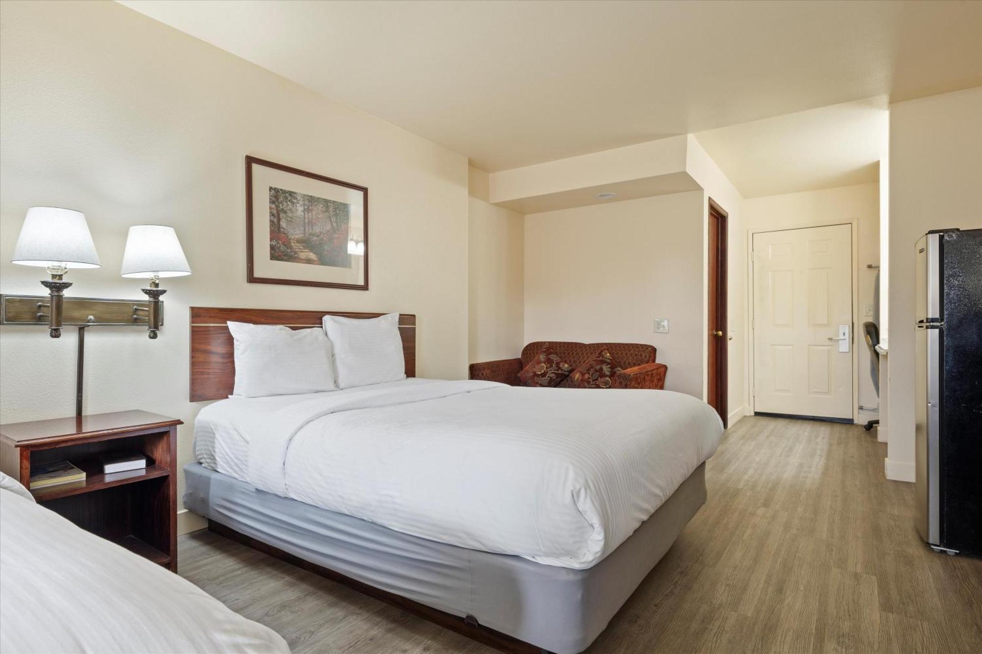 Quincy Inn And Suites 외부 사진