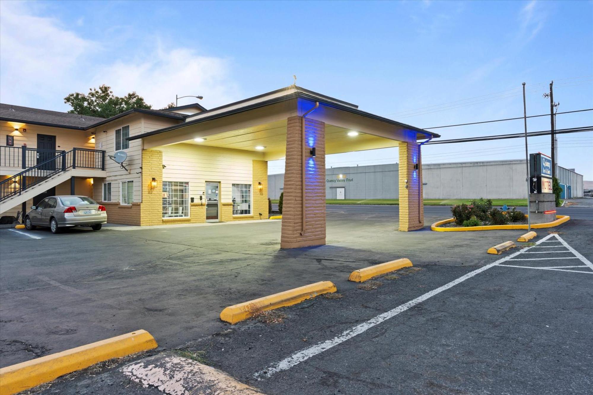 Quincy Inn And Suites 외부 사진
