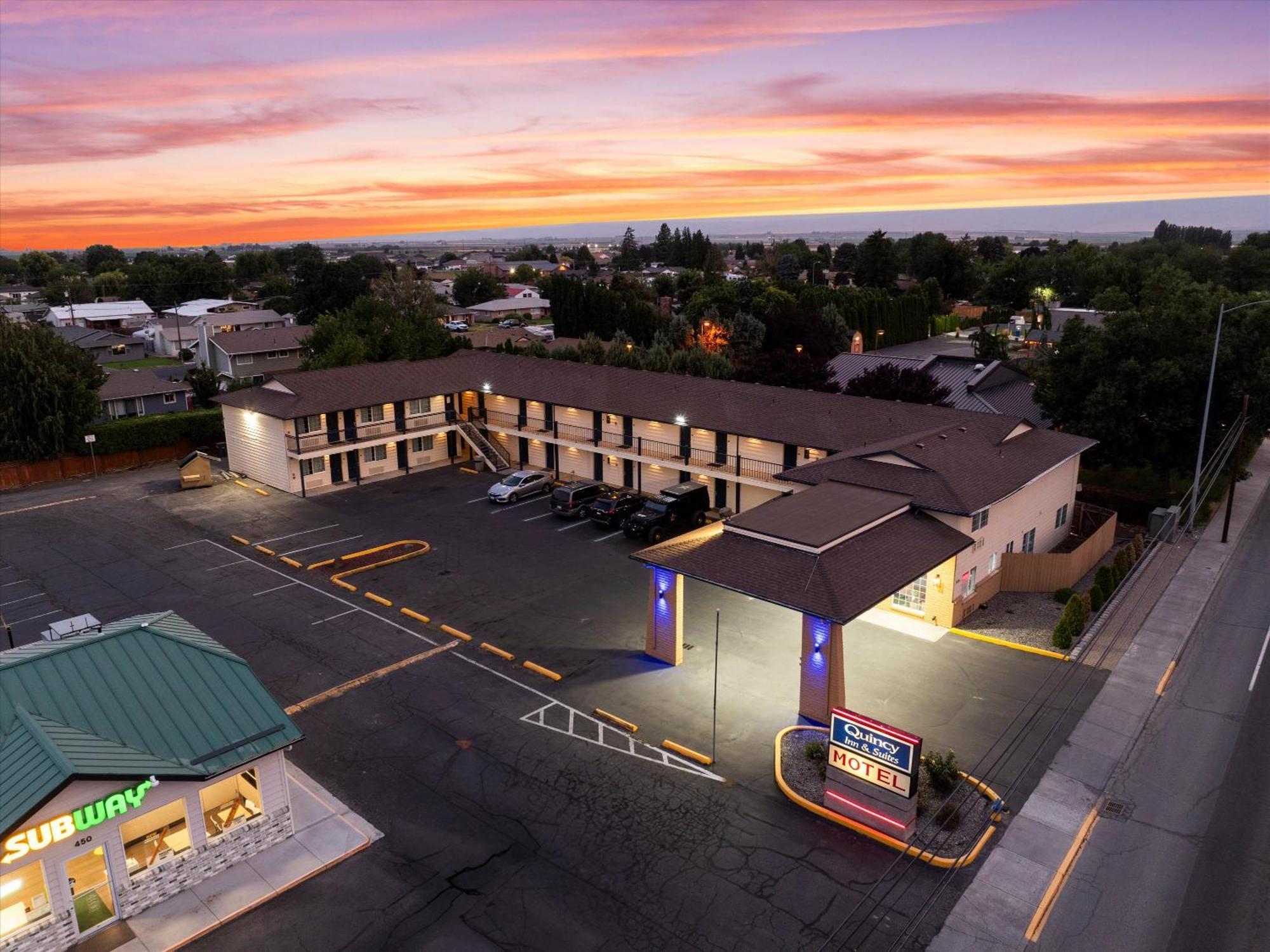 Quincy Inn And Suites 외부 사진