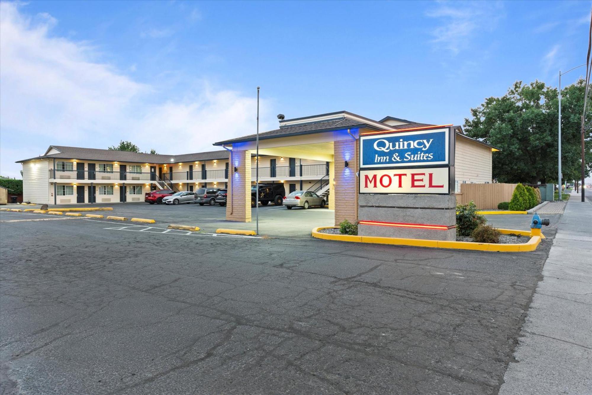 Quincy Inn And Suites 외부 사진