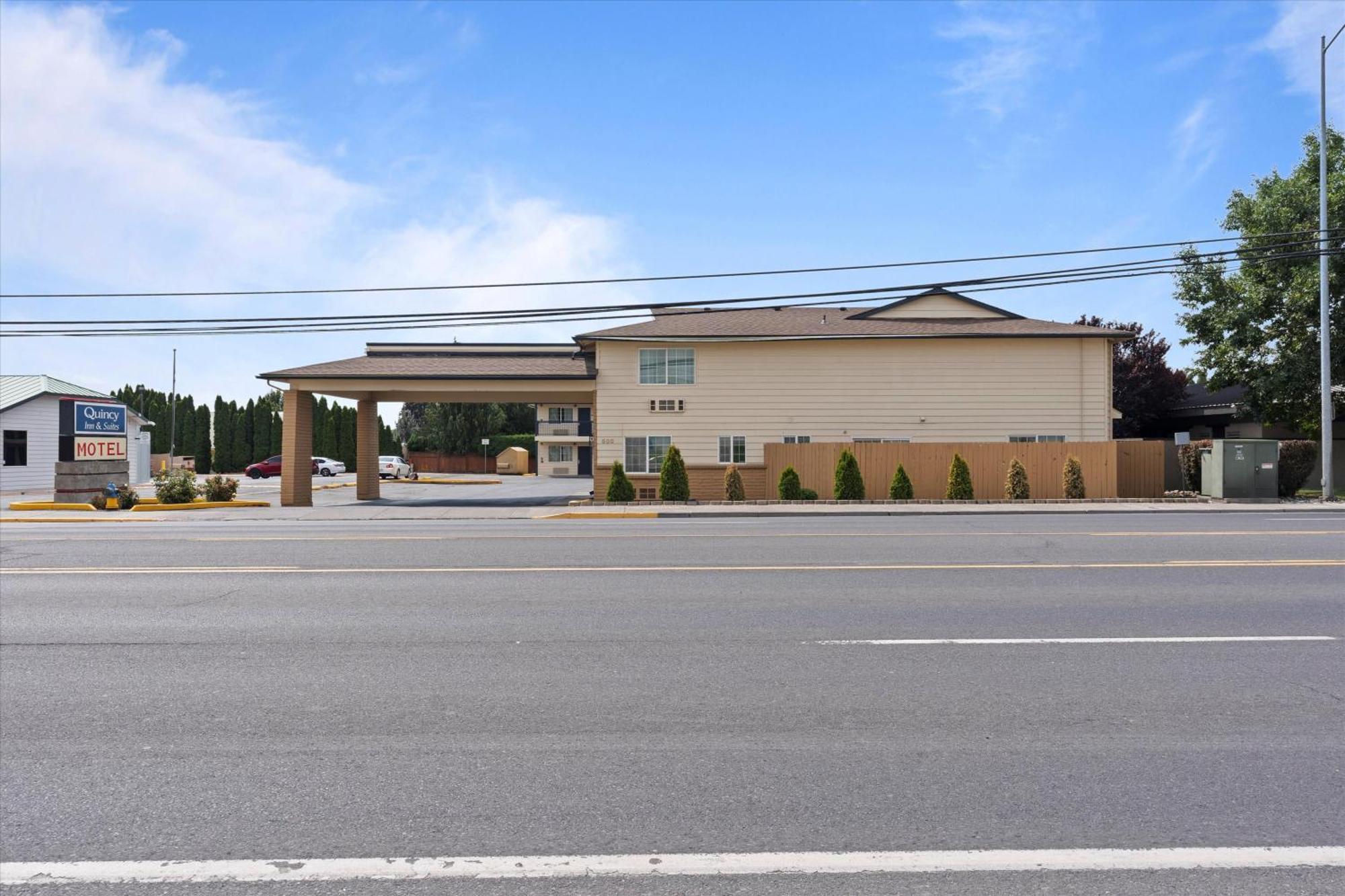 Quincy Inn And Suites 외부 사진