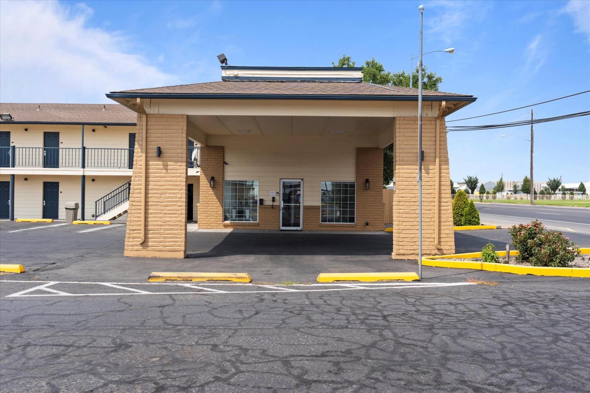 Quincy Inn And Suites 외부 사진