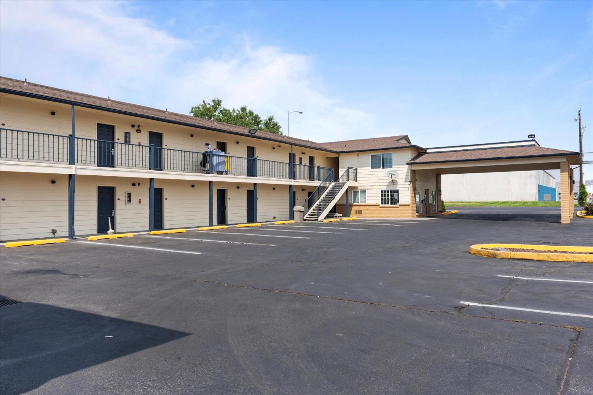 Quincy Inn And Suites 외부 사진