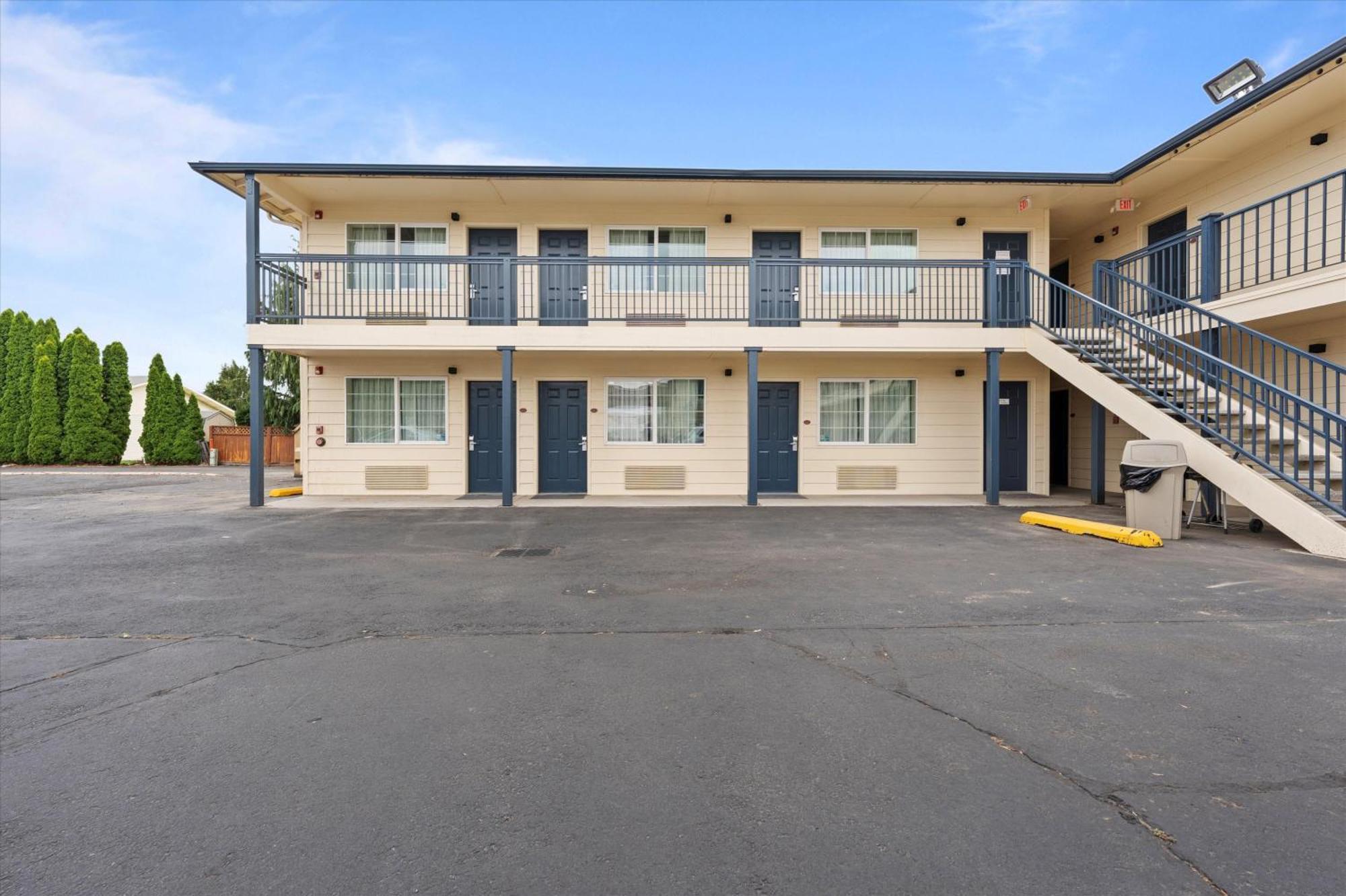 Quincy Inn And Suites 외부 사진