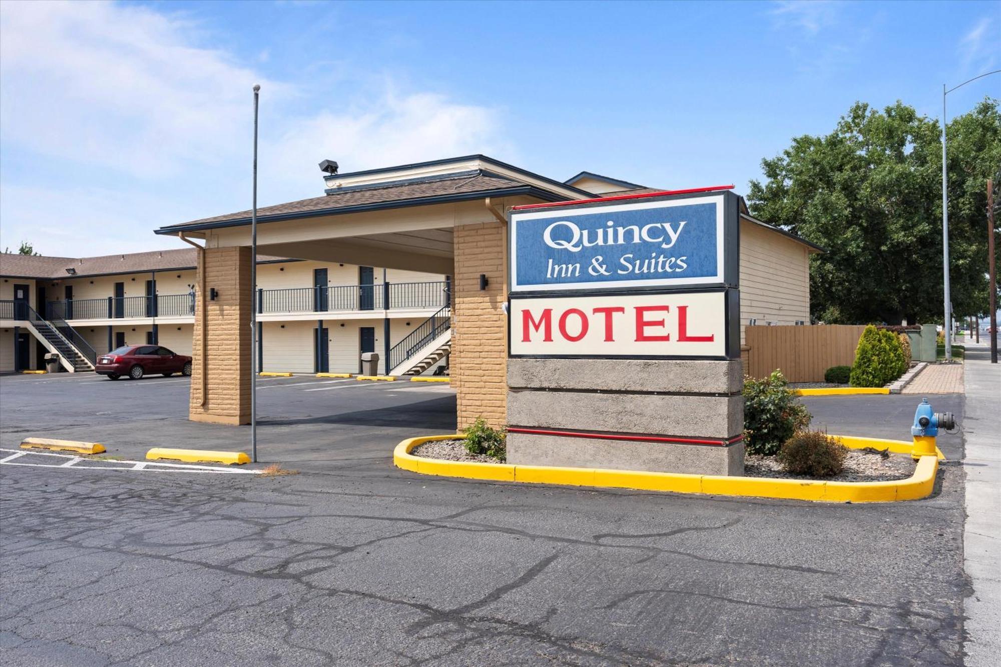 Quincy Inn And Suites 외부 사진