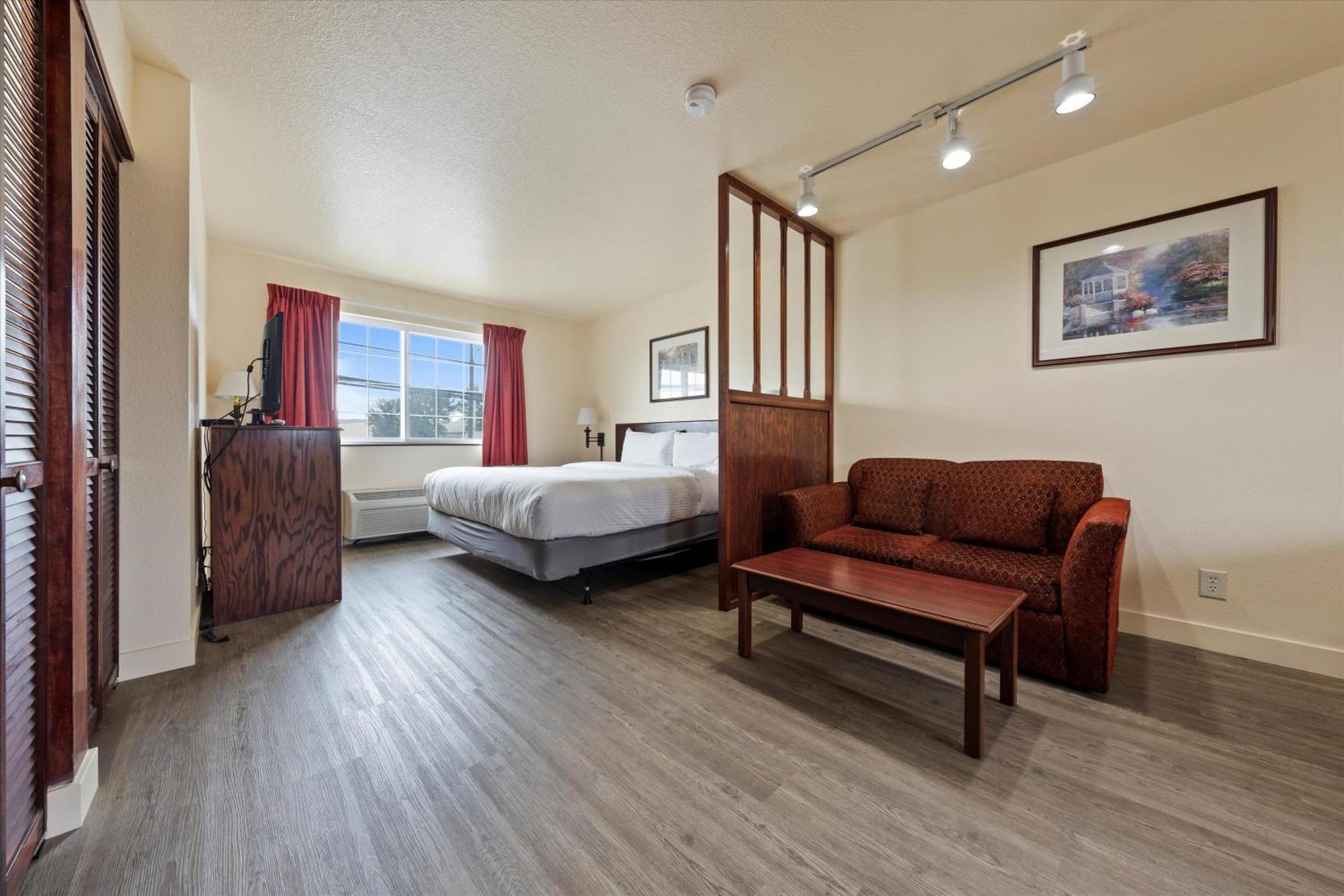 Quincy Inn And Suites 외부 사진