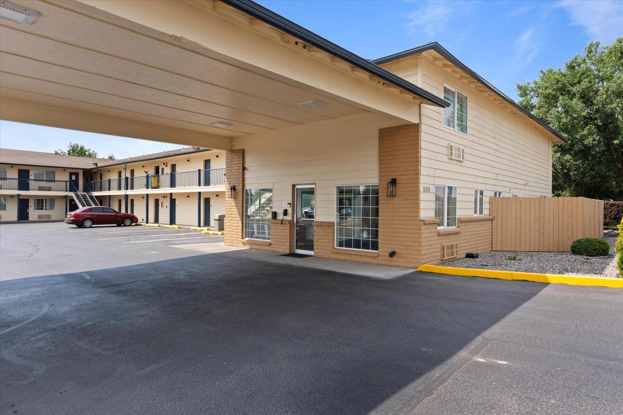 Quincy Inn And Suites 외부 사진