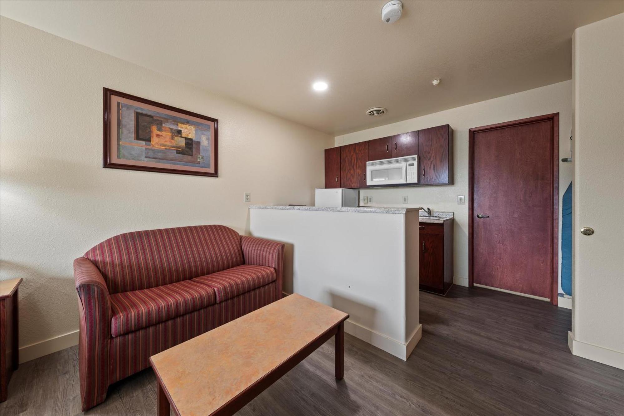 Quincy Inn And Suites 외부 사진