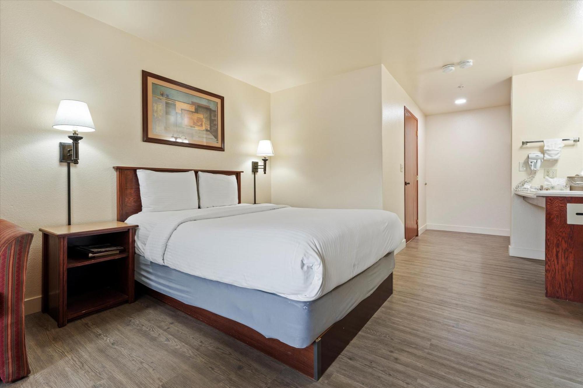 Quincy Inn And Suites 외부 사진