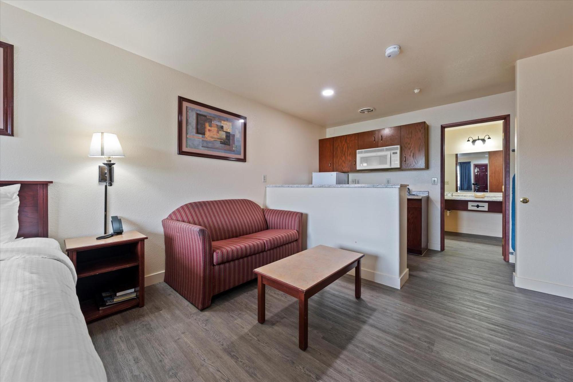 Quincy Inn And Suites 외부 사진