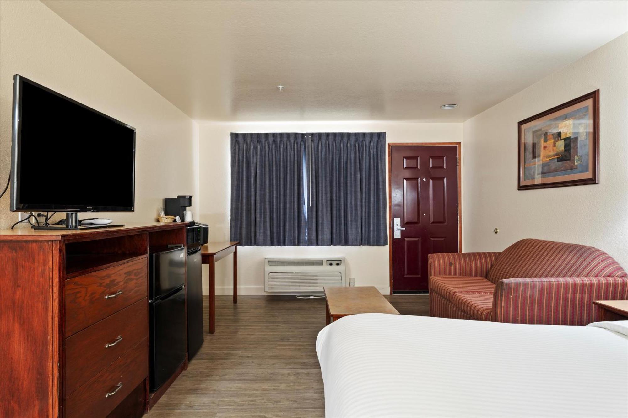 Quincy Inn And Suites 외부 사진