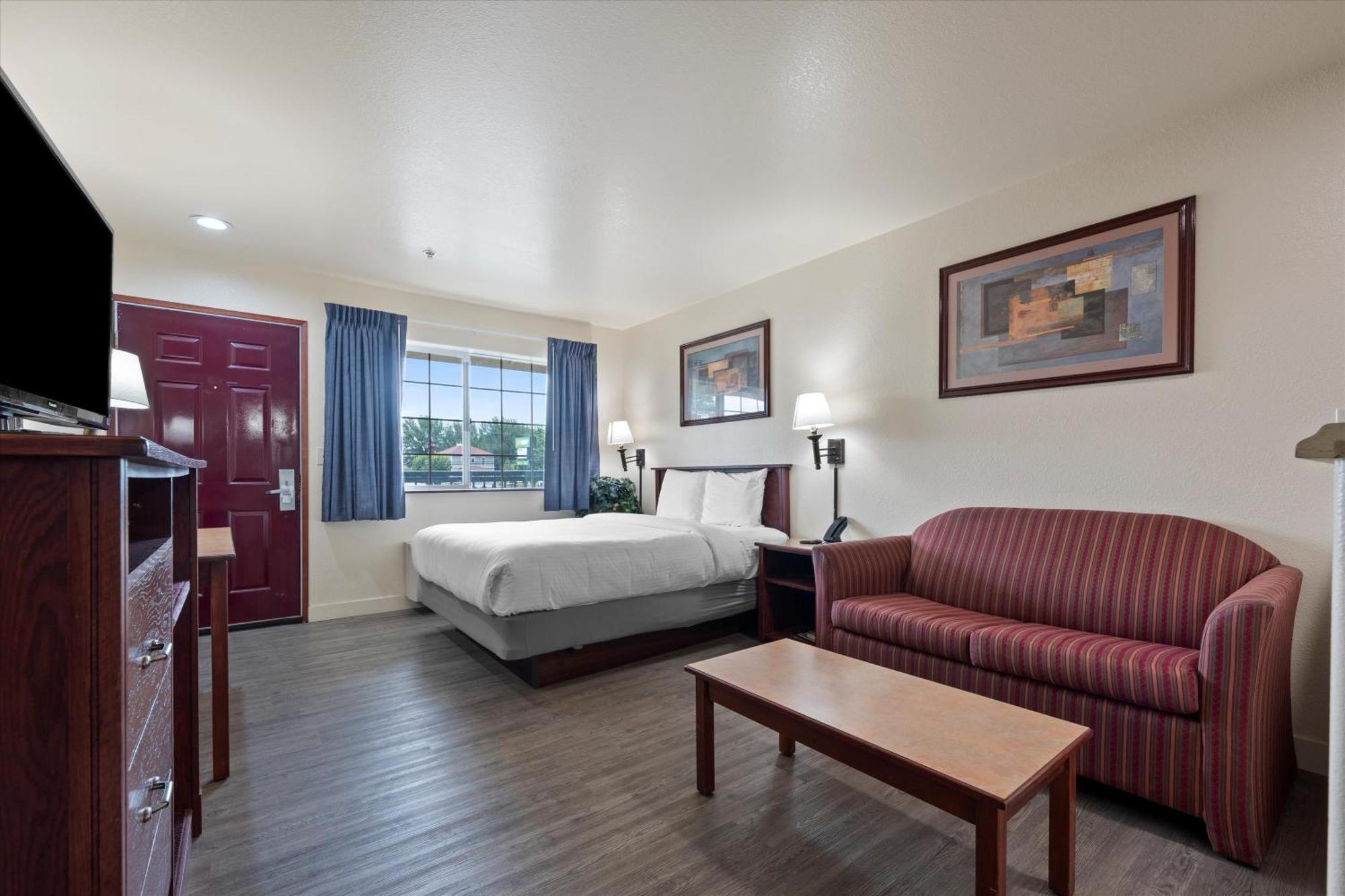 Quincy Inn And Suites 외부 사진