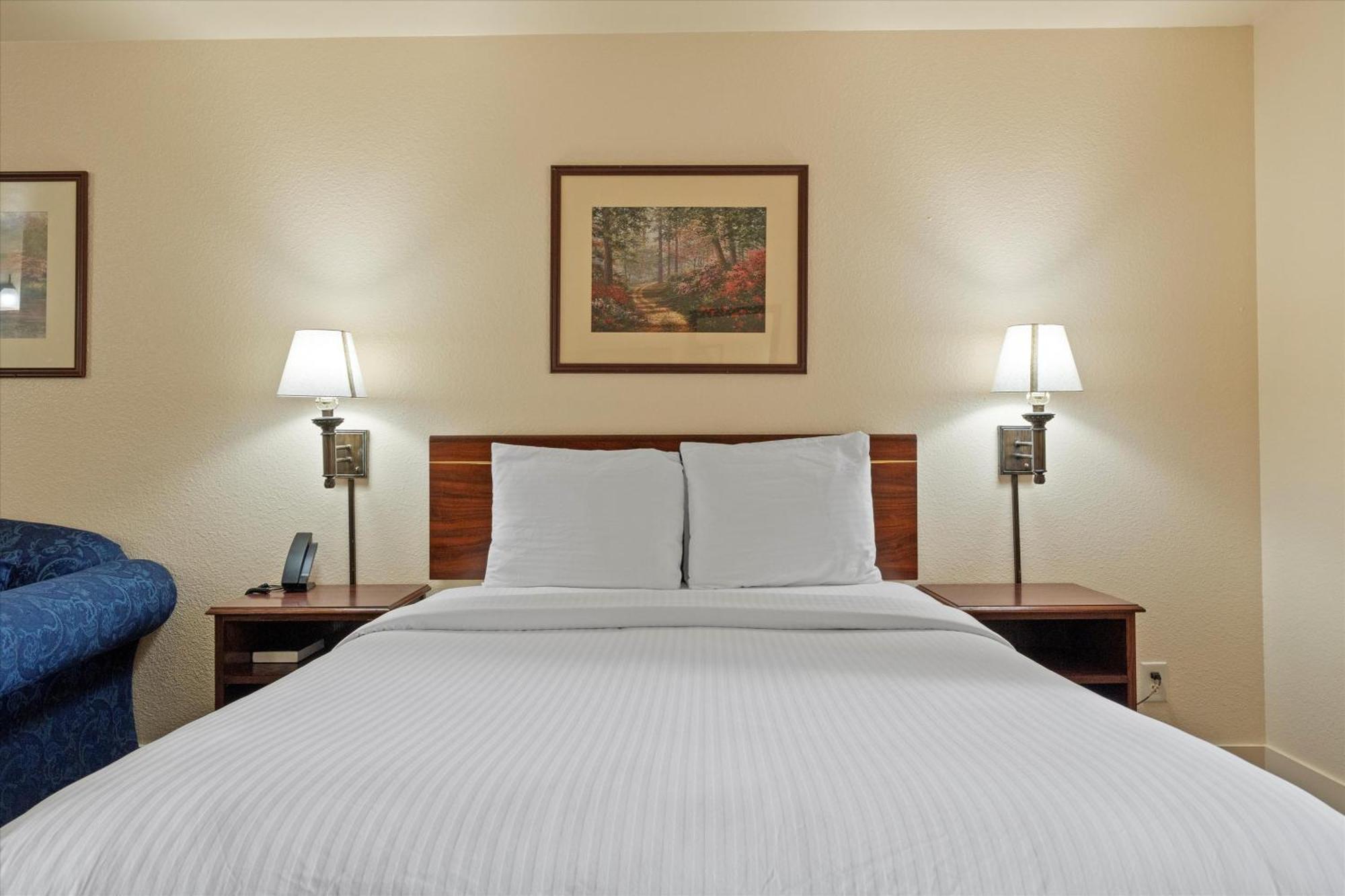 Quincy Inn And Suites 외부 사진